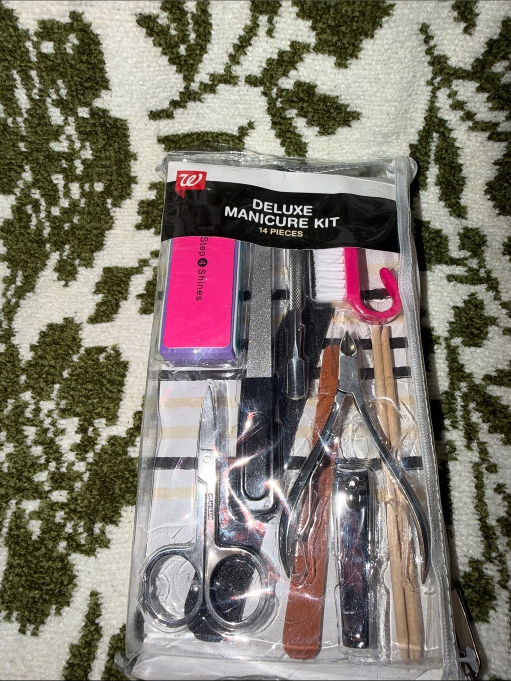 Walgreens Deluxe Manicure Kit — Pink & Silver, 14-Piece